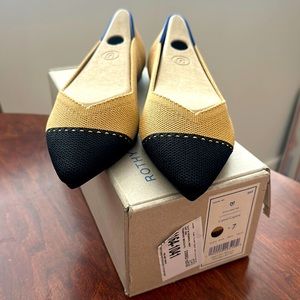 Rothy’s The Point Camel Captoe Size 7 NWT